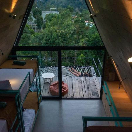 Wild Bee Hostel เอลลา ภายนอก รูปภาพ