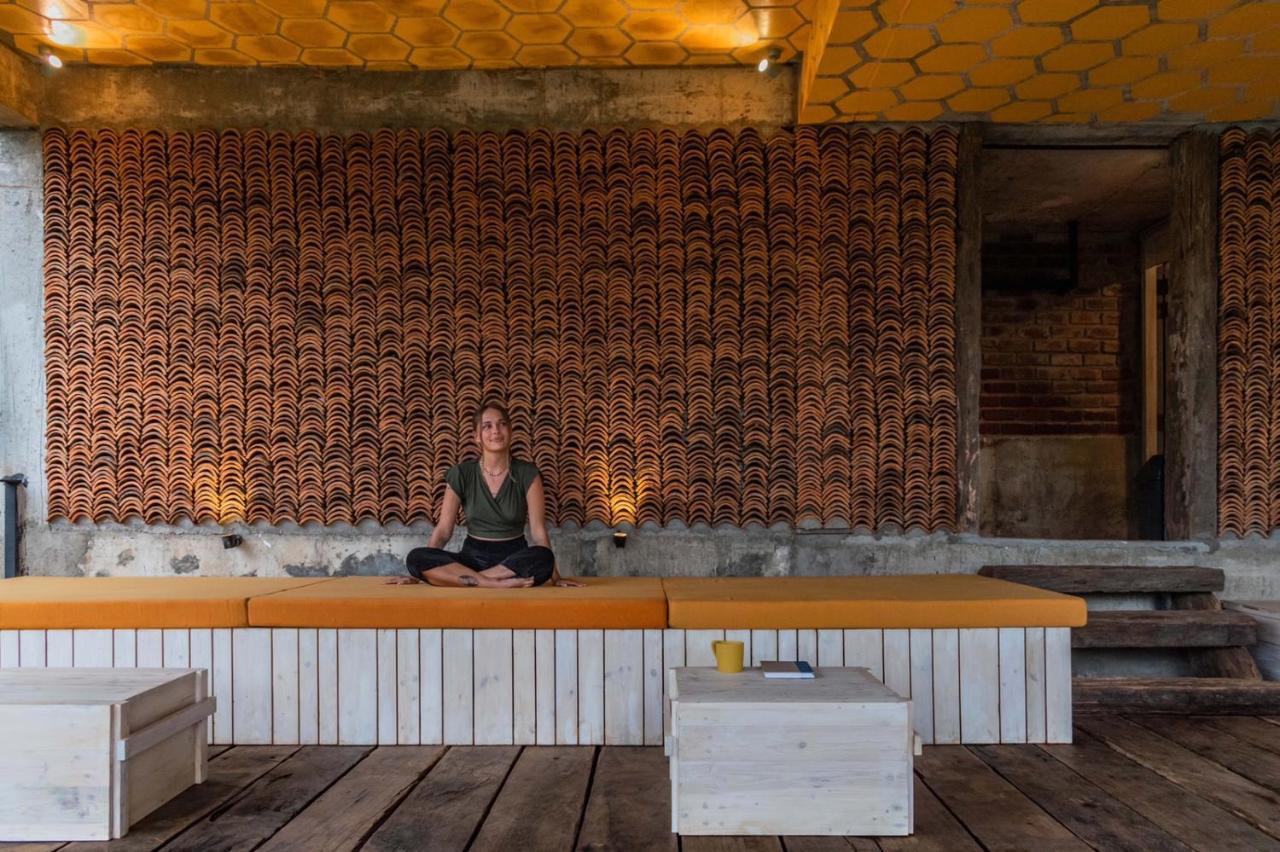 Wild Bee Hostel เอลลา ภายนอก รูปภาพ