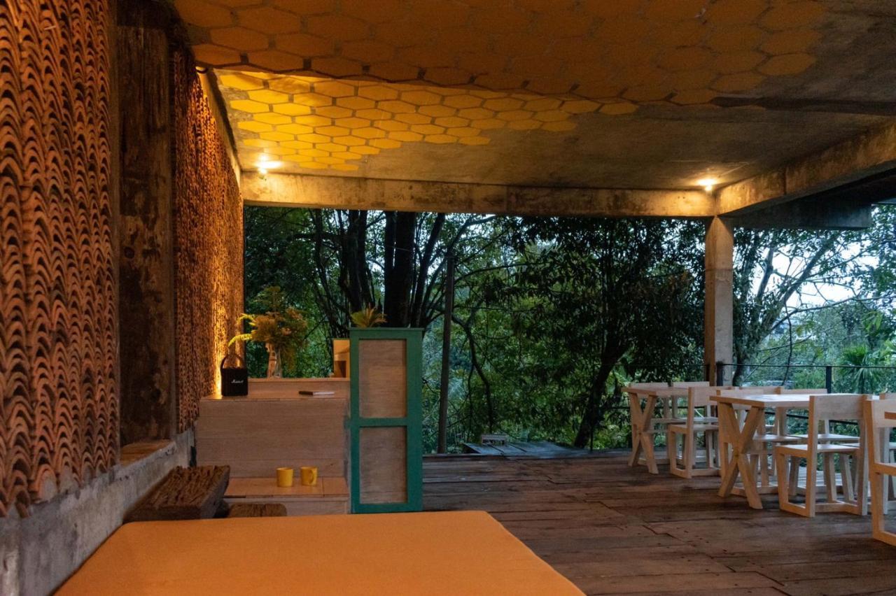 Wild Bee Hostel เอลลา ภายนอก รูปภาพ