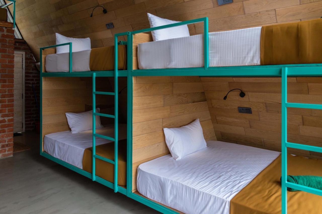 Wild Bee Hostel เอลลา ภายนอก รูปภาพ