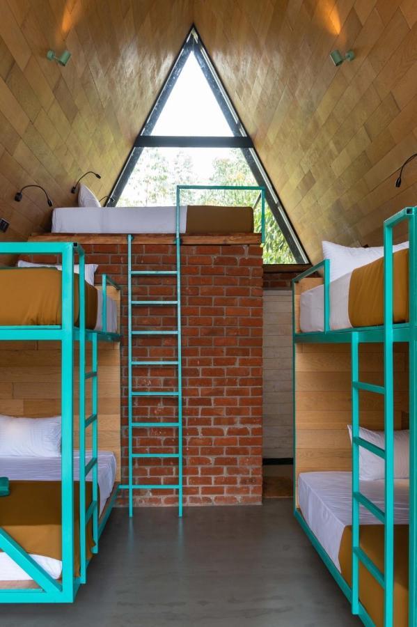 Wild Bee Hostel เอลลา ภายนอก รูปภาพ